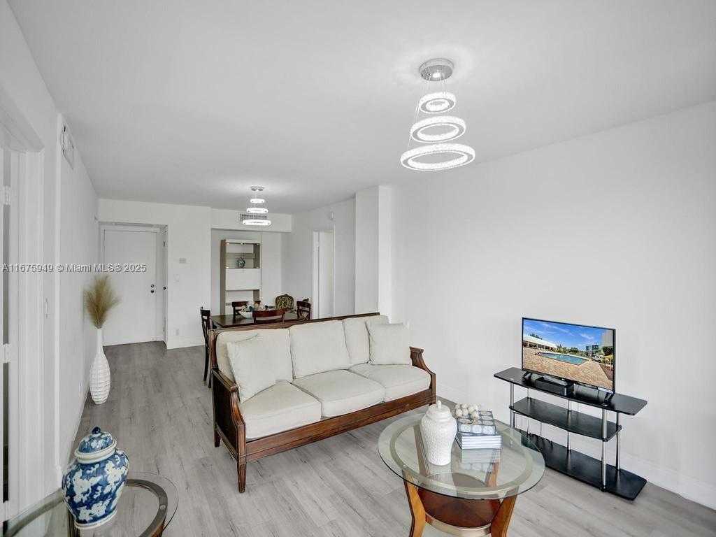 Small Image of 20400 WEST COUNTRY CLUB DR #301, Aventura Number 12