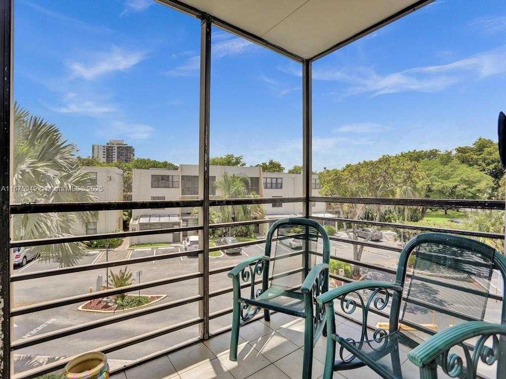 Small Image of 20400 WEST COUNTRY CLUB DR #301, Aventura Number 13