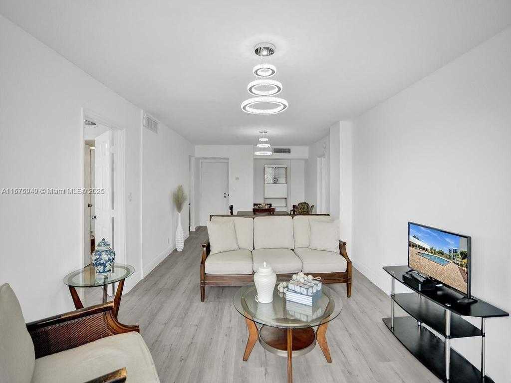 Small Image of 20400 WEST COUNTRY CLUB DR #301, Aventura Number 14