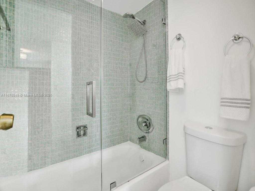 Small Image of 20400 WEST COUNTRY CLUB DR #301, Aventura Number 22