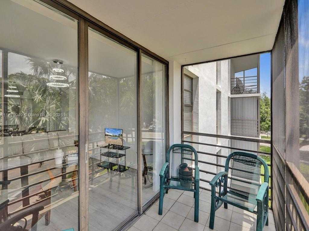 Small Image of 20400 WEST COUNTRY CLUB DR #301, Aventura Number 26