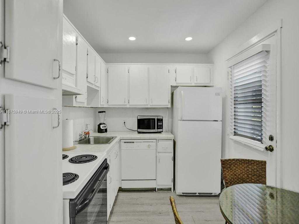 Small Image of 20400 WEST COUNTRY CLUB DR #301, Aventura Number 28