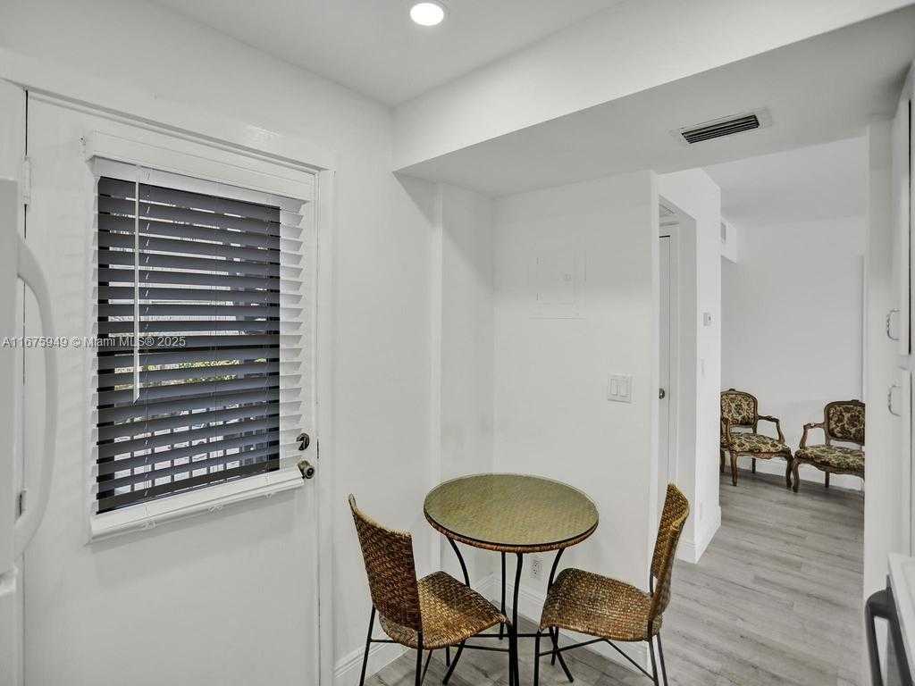 Small Image of 20400 WEST COUNTRY CLUB DR #301, Aventura Number 30