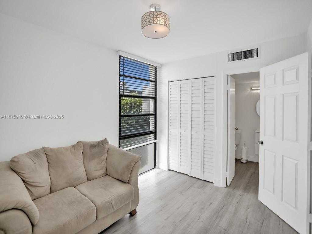 Small Image of 20400 WEST COUNTRY CLUB DR #301, Aventura Number 33