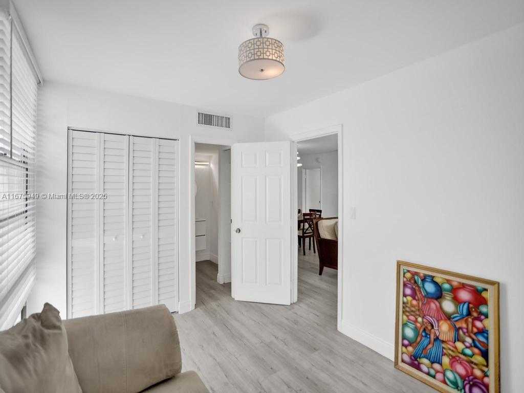 Small Image of 20400 WEST COUNTRY CLUB DR #301, Aventura Number 34