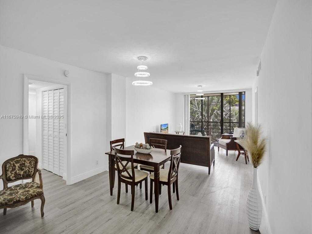 Small Image of 20400 WEST COUNTRY CLUB DR #301, Aventura Number 4
