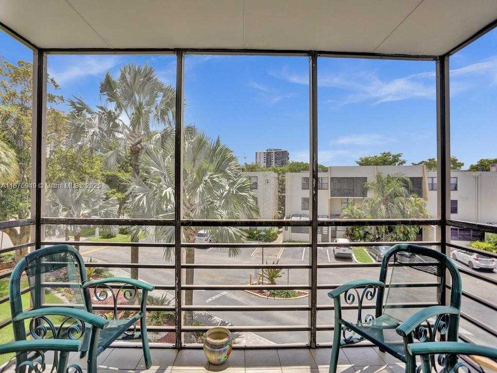 Small Image of 20400 WEST COUNTRY CLUB DR #301, Aventura Number 42