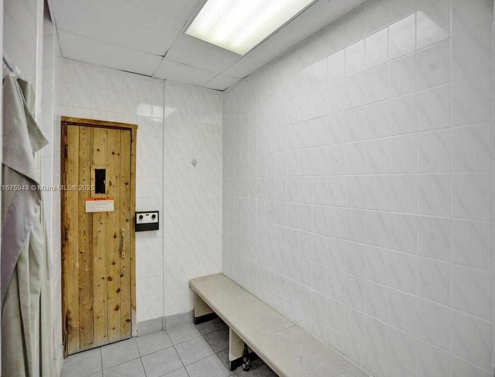 Small Image of 20400 WEST COUNTRY CLUB DR #301, Aventura Number 52