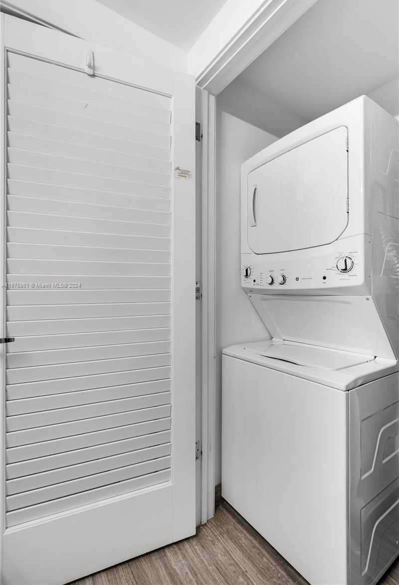 Small Image of 1010 BRICKELL AVE #1607, Miami Number 15