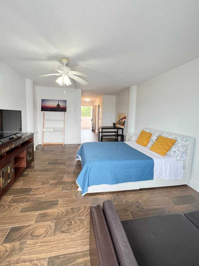 Small Image of 7904 WEST DR #111, North Bay Village Number 12