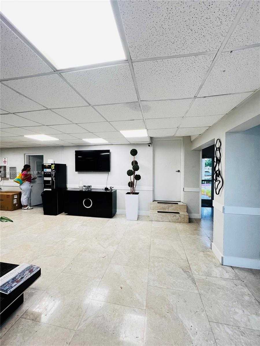 Small Image of 7904 WEST DR #111, North Bay Village Number 13
