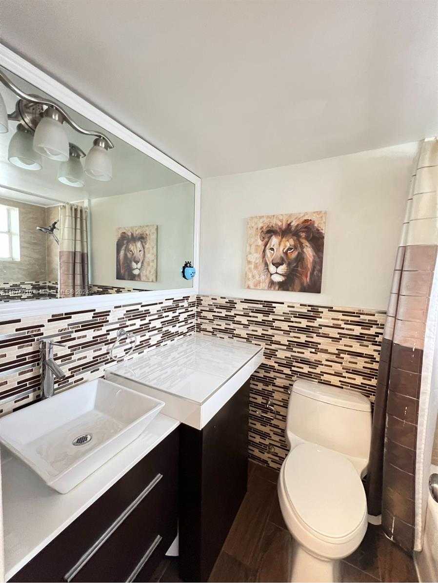 Small Image of 7904 WEST DR #111, North Bay Village Number 2