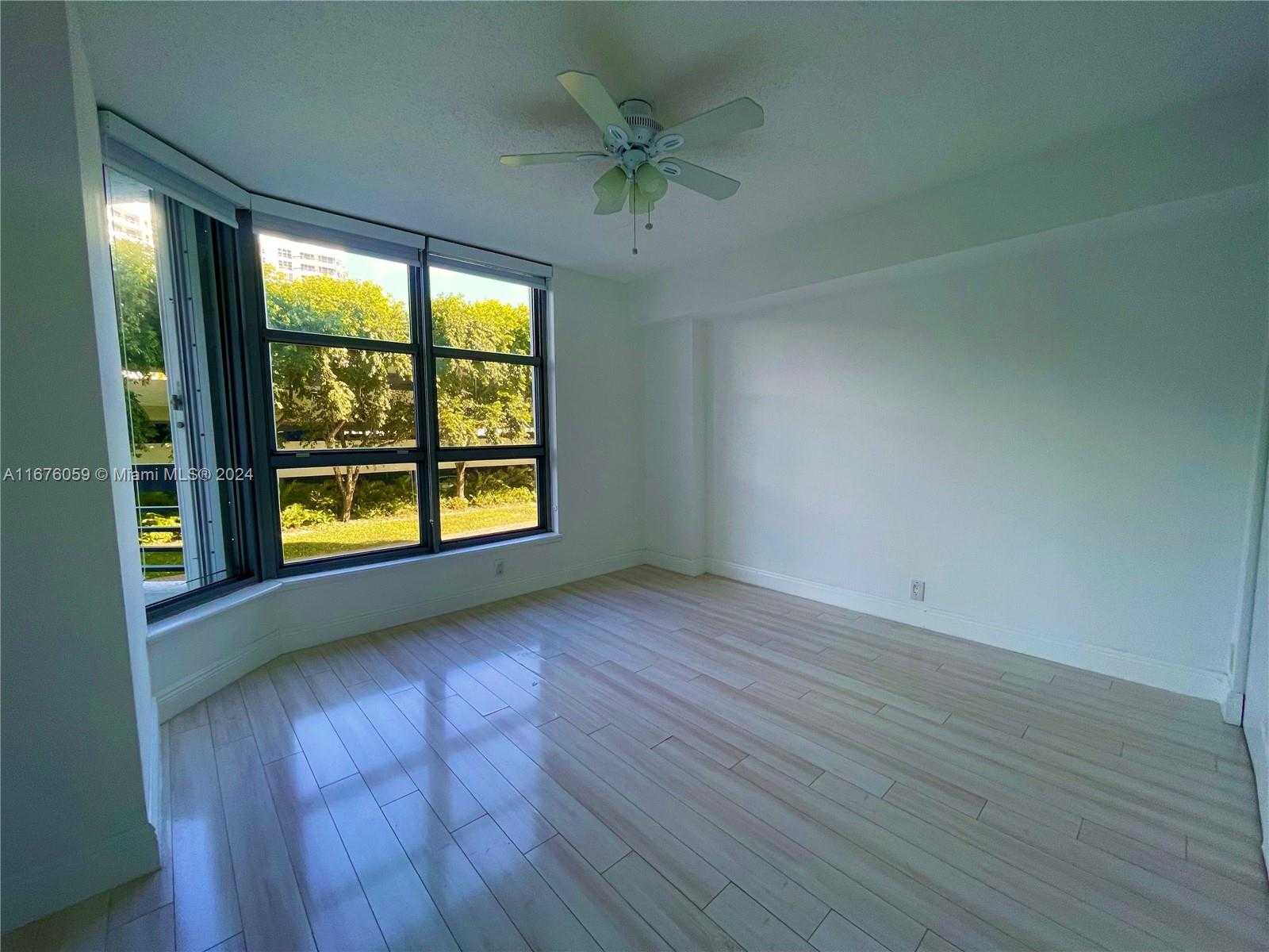 Small Image of 3530 MYSTIC POINTE DR #213, Aventura Number 11