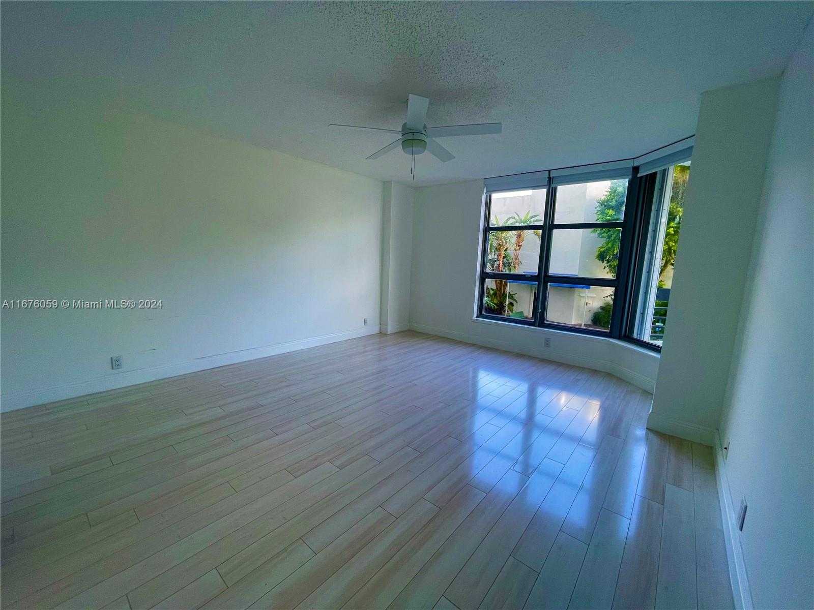 Small Image of 3530 MYSTIC POINTE DR #213, Aventura Number 12