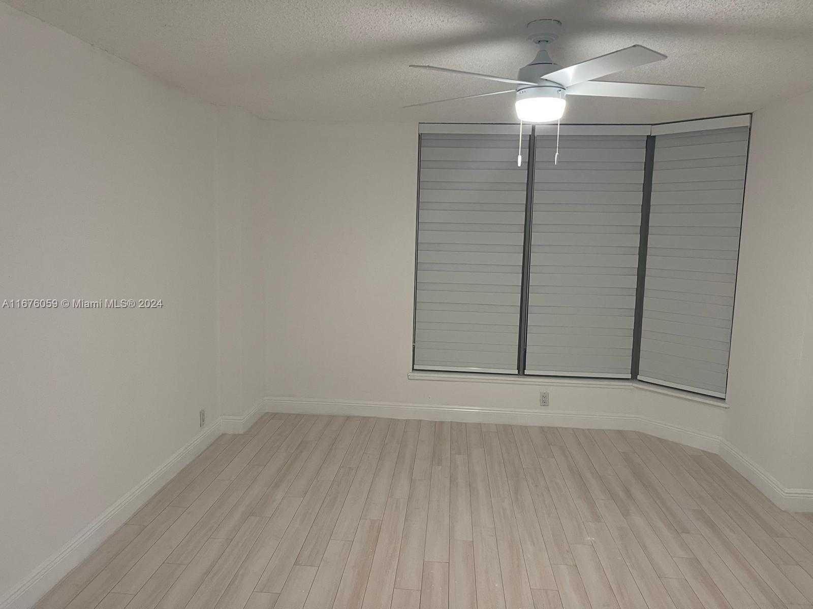 Small Image of 3530 MYSTIC POINTE DR #213, Aventura Number 13