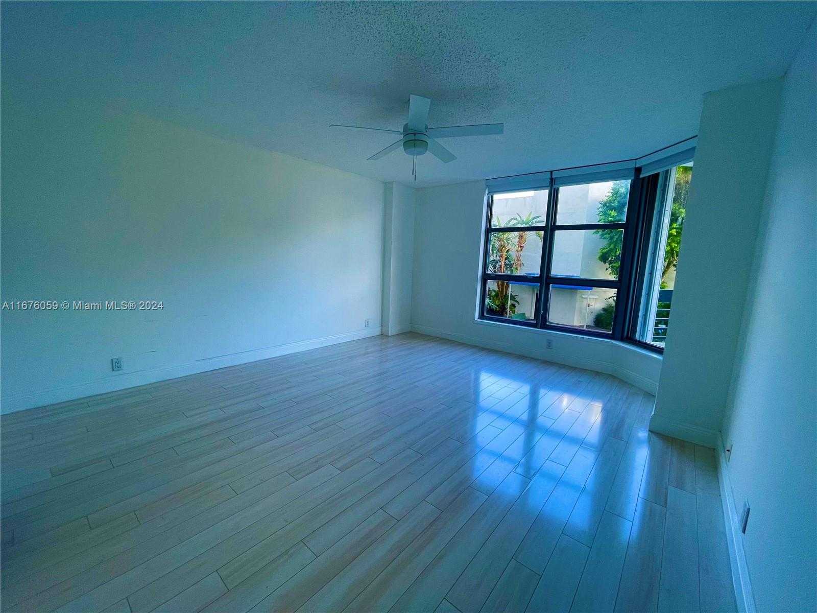 Small Image of 3530 MYSTIC POINTE DR #213, Aventura Number 7
