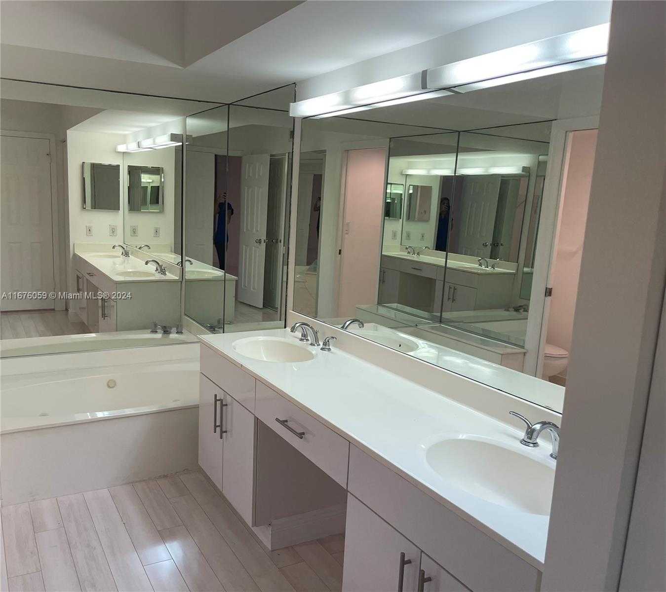 Small Image of 3530 MYSTIC POINTE DR #213, Aventura Number 9