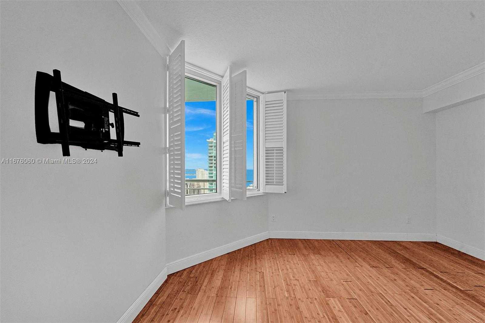 Small Image of 325 SOUTH BISCAYNE BLVD #3521, Miami Number 12