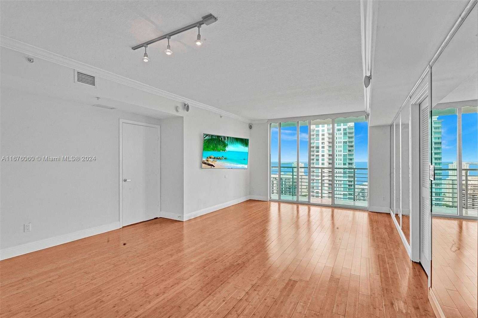 Small Image of 325 SOUTH BISCAYNE BLVD #3521, Miami Number 20