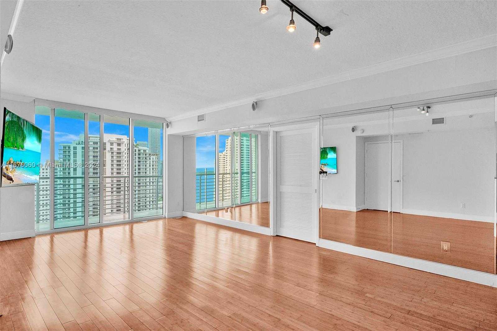 Small Image of 325 SOUTH BISCAYNE BLVD #3521, Miami Number 21