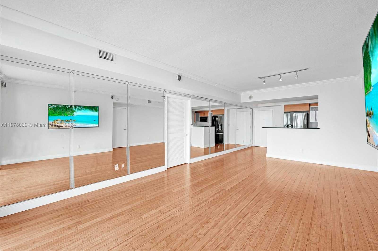 Small Image of 325 SOUTH BISCAYNE BLVD #3521, Miami Number 24