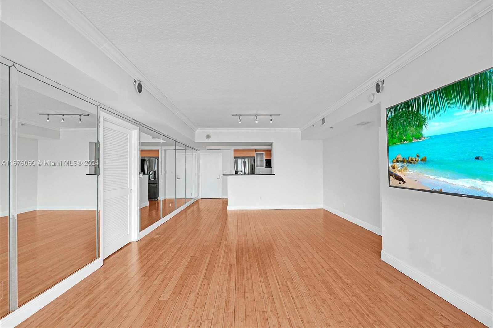 Small Image of 325 SOUTH BISCAYNE BLVD #3521, Miami Number 25
