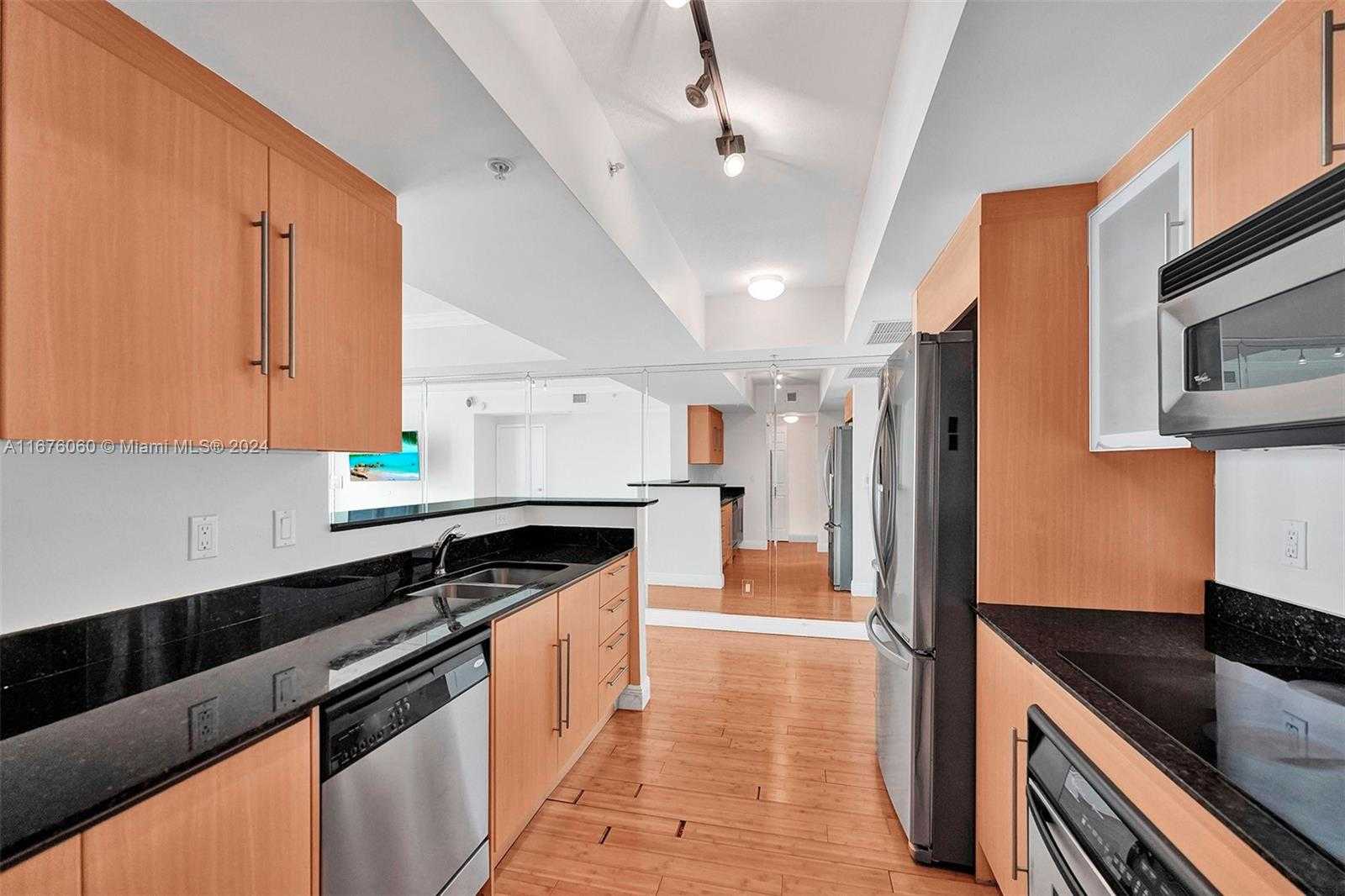 Small Image of 325 SOUTH BISCAYNE BLVD #3521, Miami Number 27