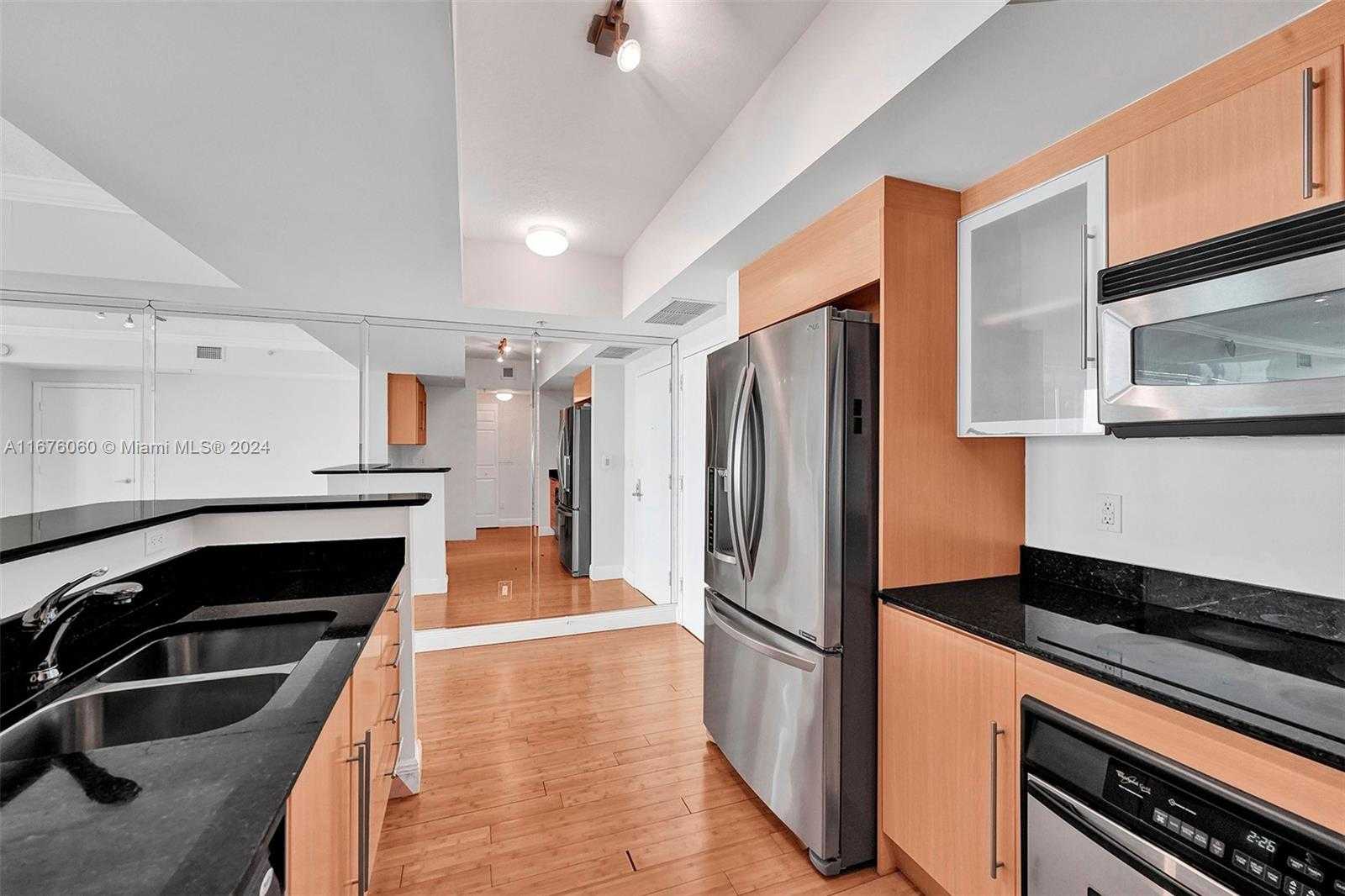 Small Image of 325 SOUTH BISCAYNE BLVD #3521, Miami Number 28