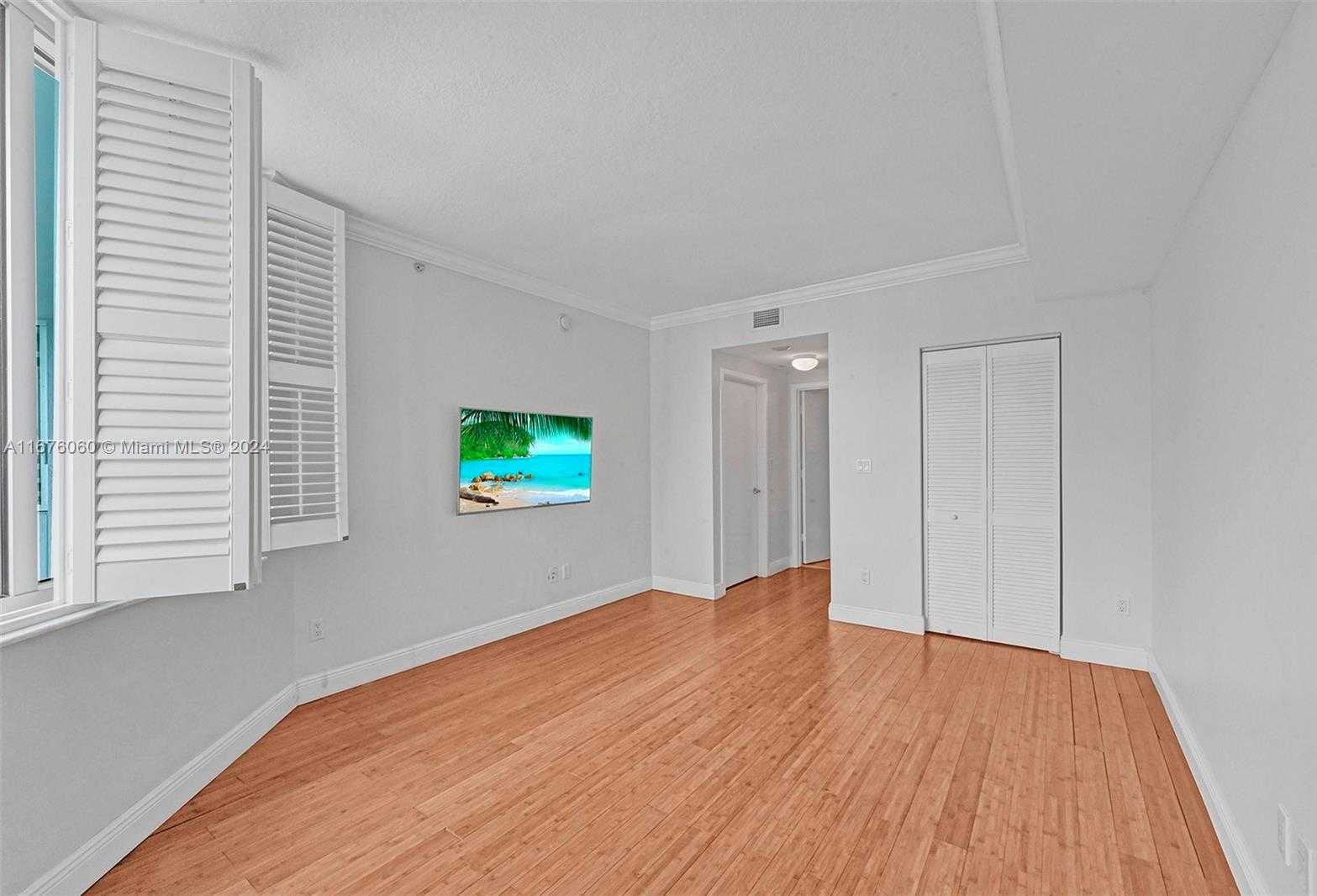 Small Image of 325 SOUTH BISCAYNE BLVD #3521, Miami Number 4