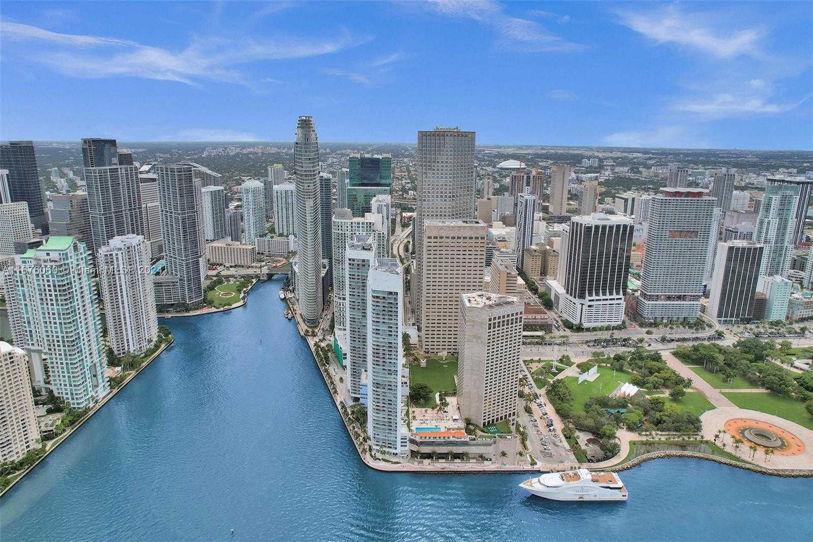 Small Image of 325 SOUTH BISCAYNE BLVD #3521, Miami Number 46