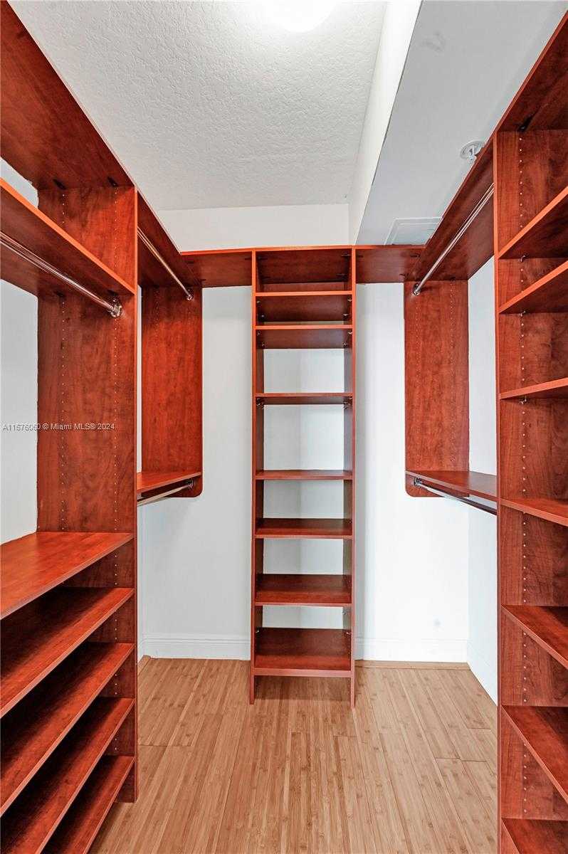 Small Image of 325 SOUTH BISCAYNE BLVD #3521, Miami Number 8