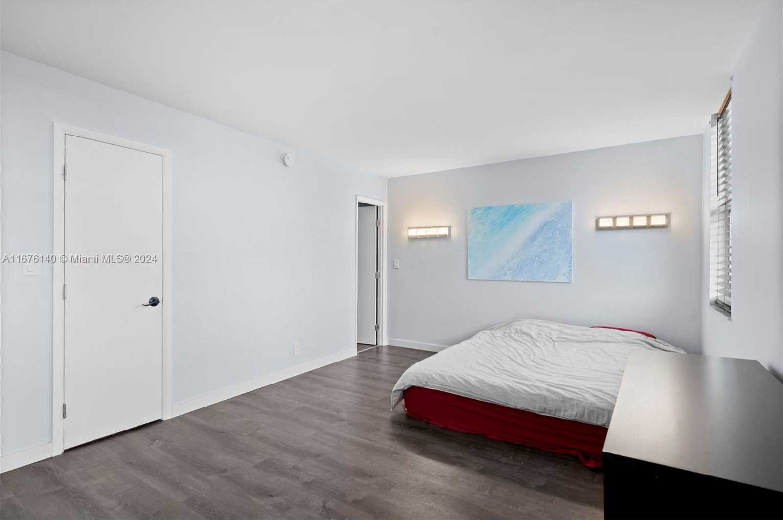 Small Image of 437 GOLDEN ISLES DR #5J, Hallandale Beach Number 12