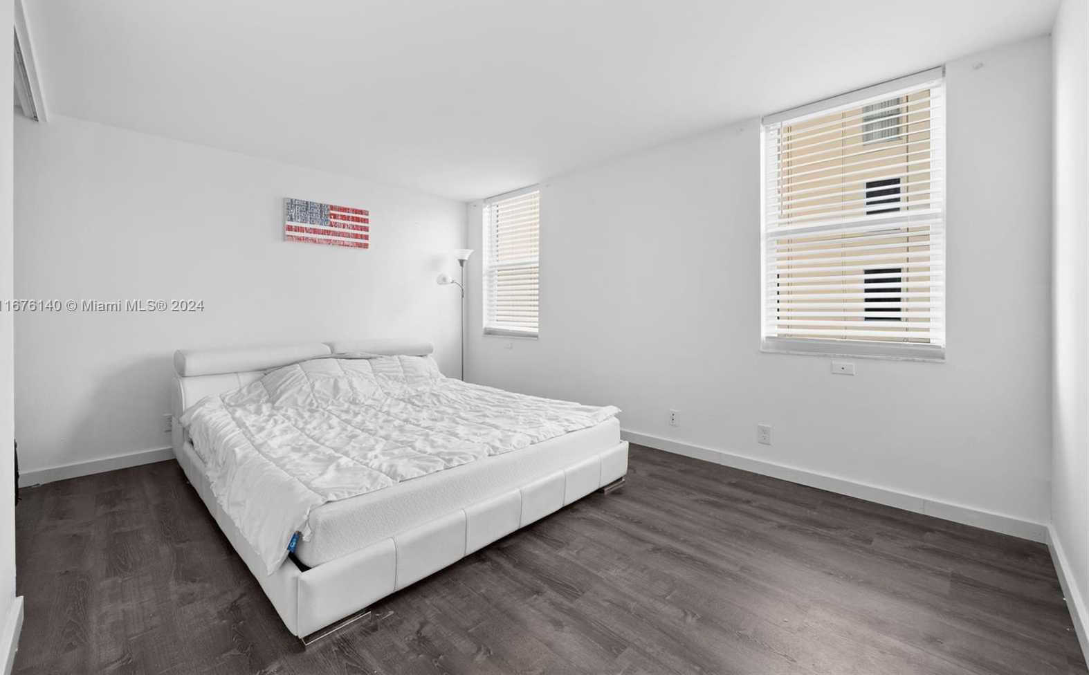 Small Image of 437 GOLDEN ISLES DR #5J, Hallandale Beach Number 16