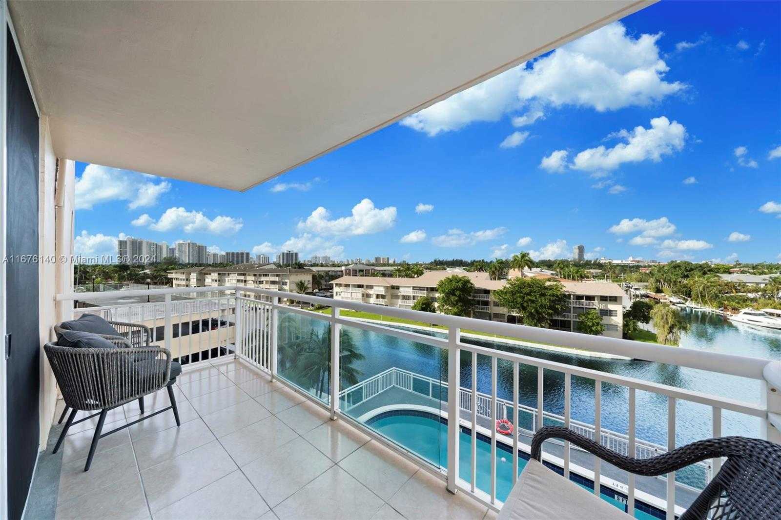 Small Image of 437 GOLDEN ISLES DR #5J, Hallandale Beach Number 20