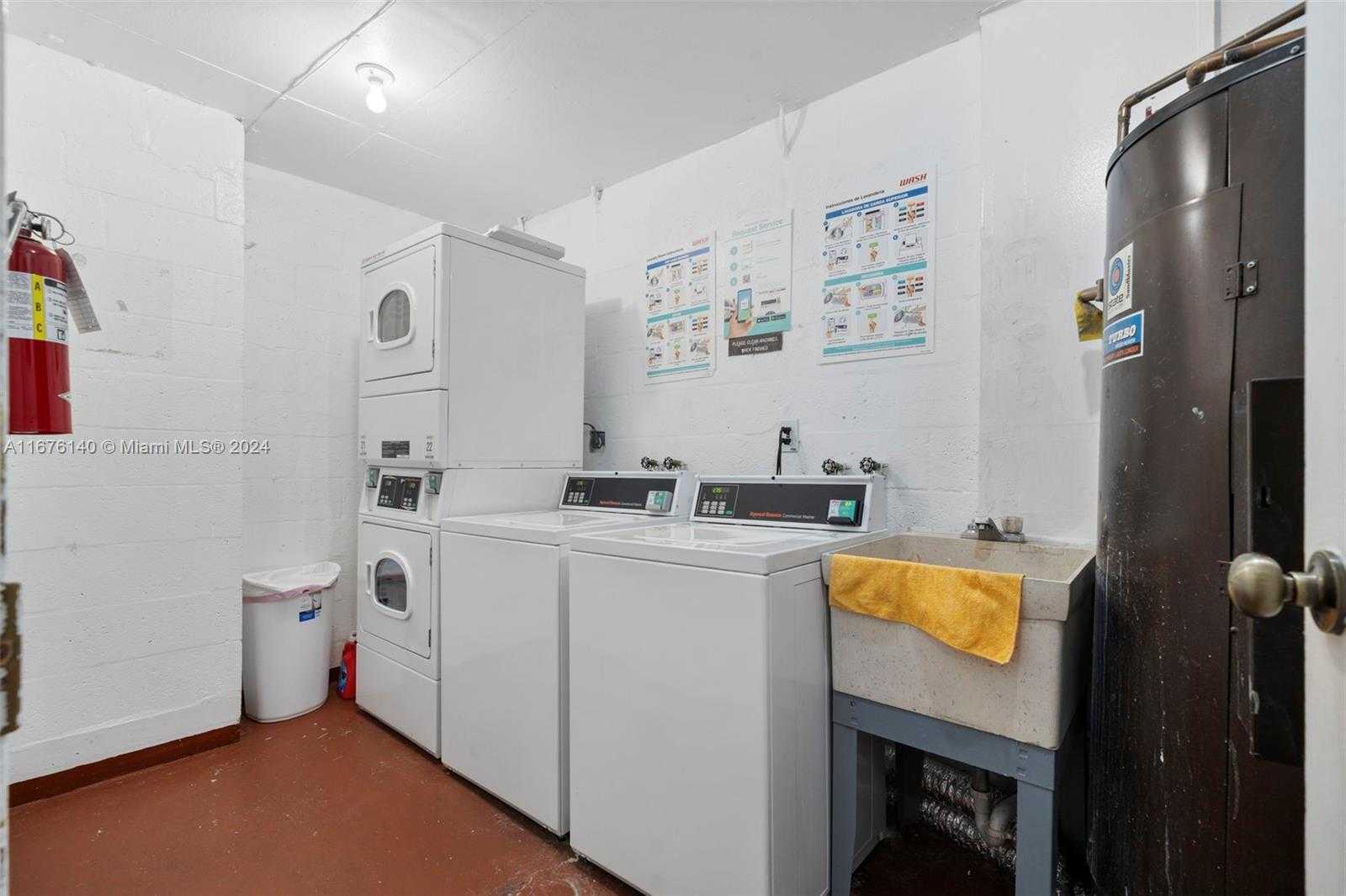 Small Image of 437 GOLDEN ISLES DR #5J, Hallandale Beach Number 22