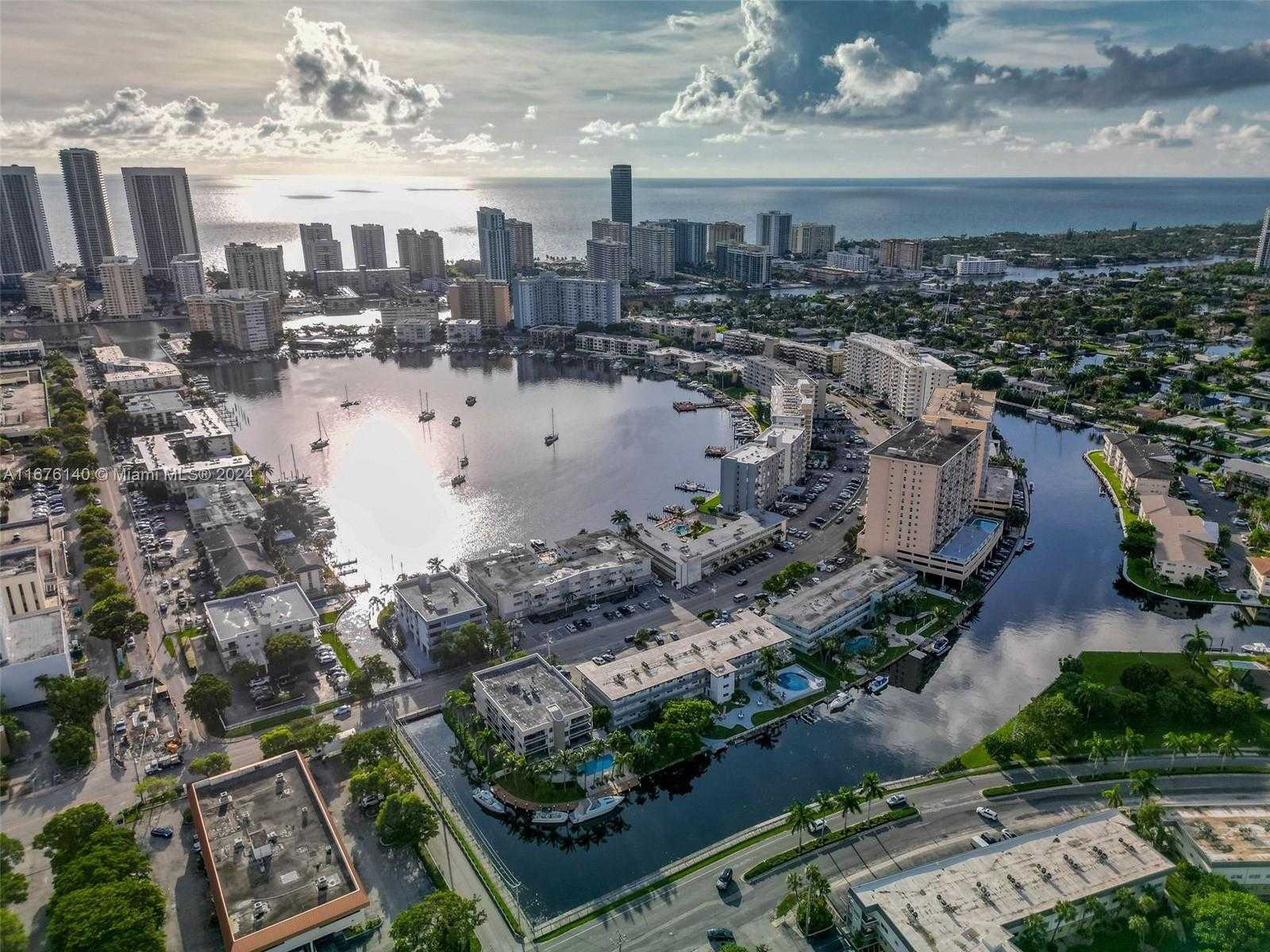 Small Image of 437 GOLDEN ISLES DR #5J, Hallandale Beach Number 28