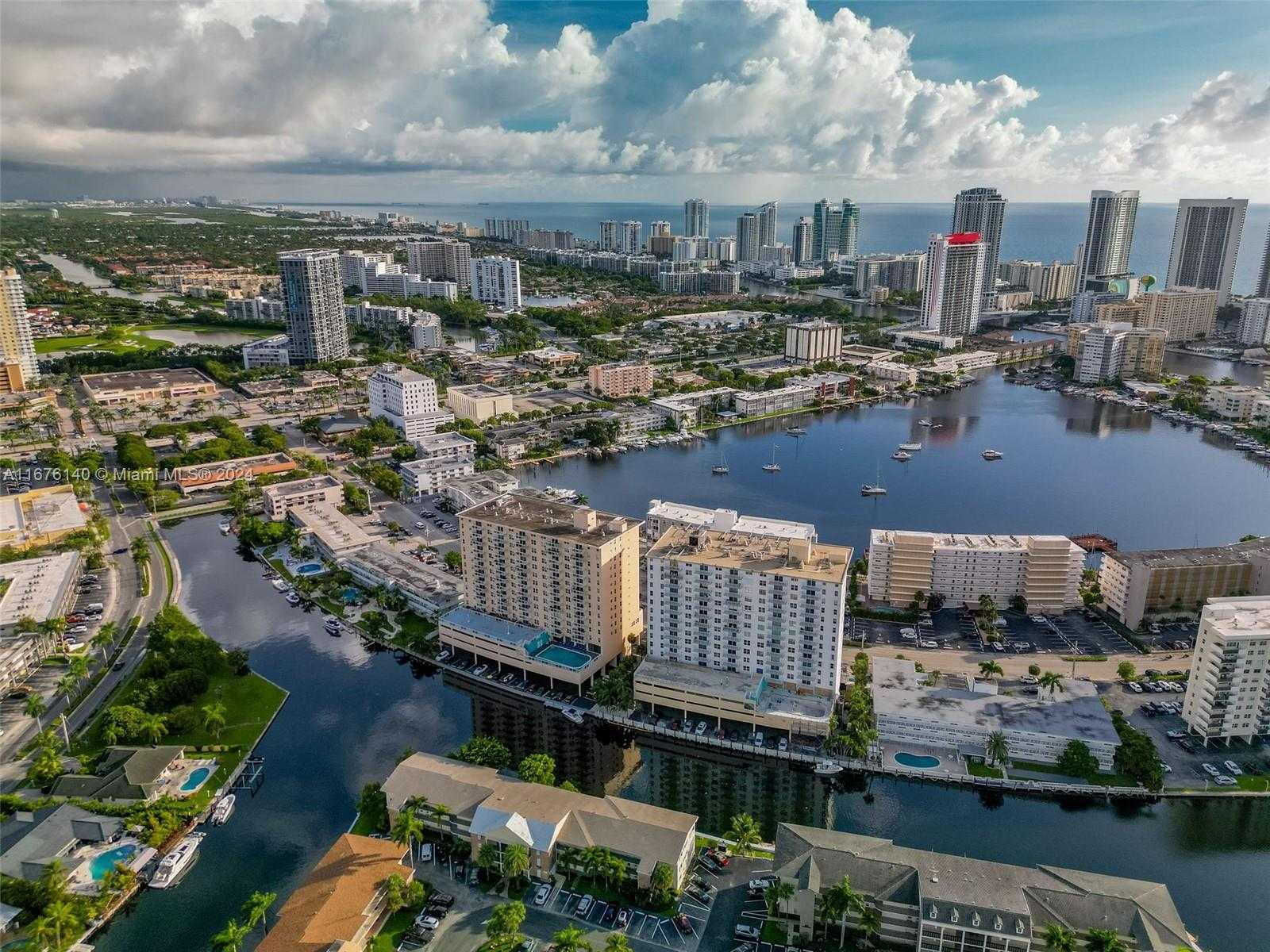 Small Image of 437 GOLDEN ISLES DR #5J, Hallandale Beach Number 29