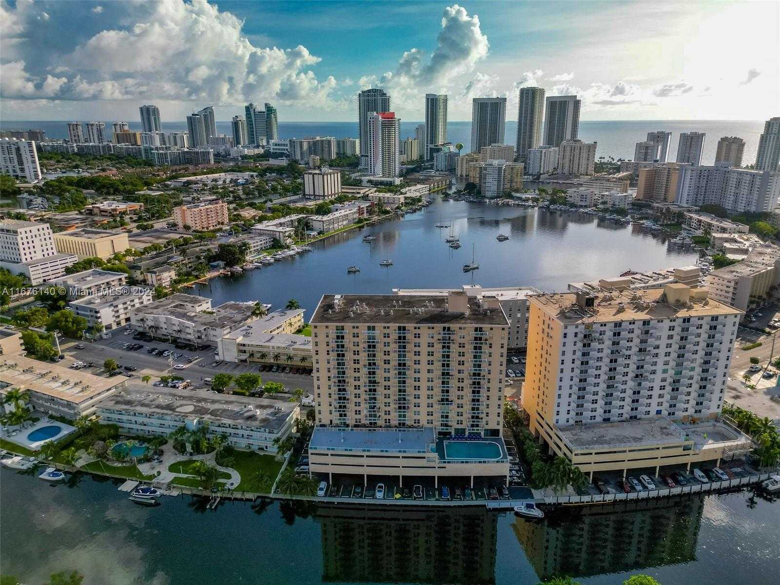 Small Image of 437 GOLDEN ISLES DR #5J, Hallandale Beach Number 30