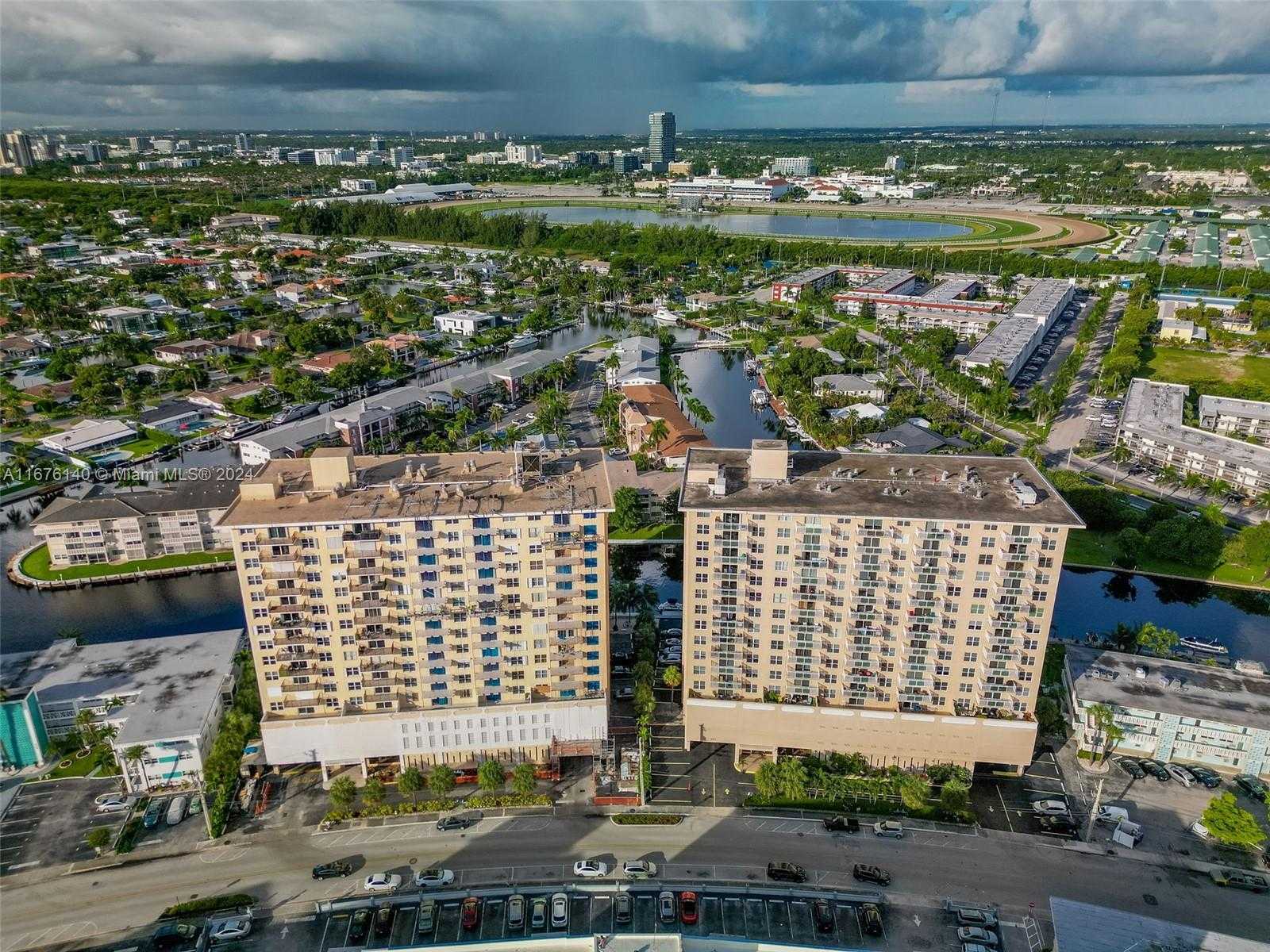 Small Image of 437 GOLDEN ISLES DR #5J, Hallandale Beach Number 32