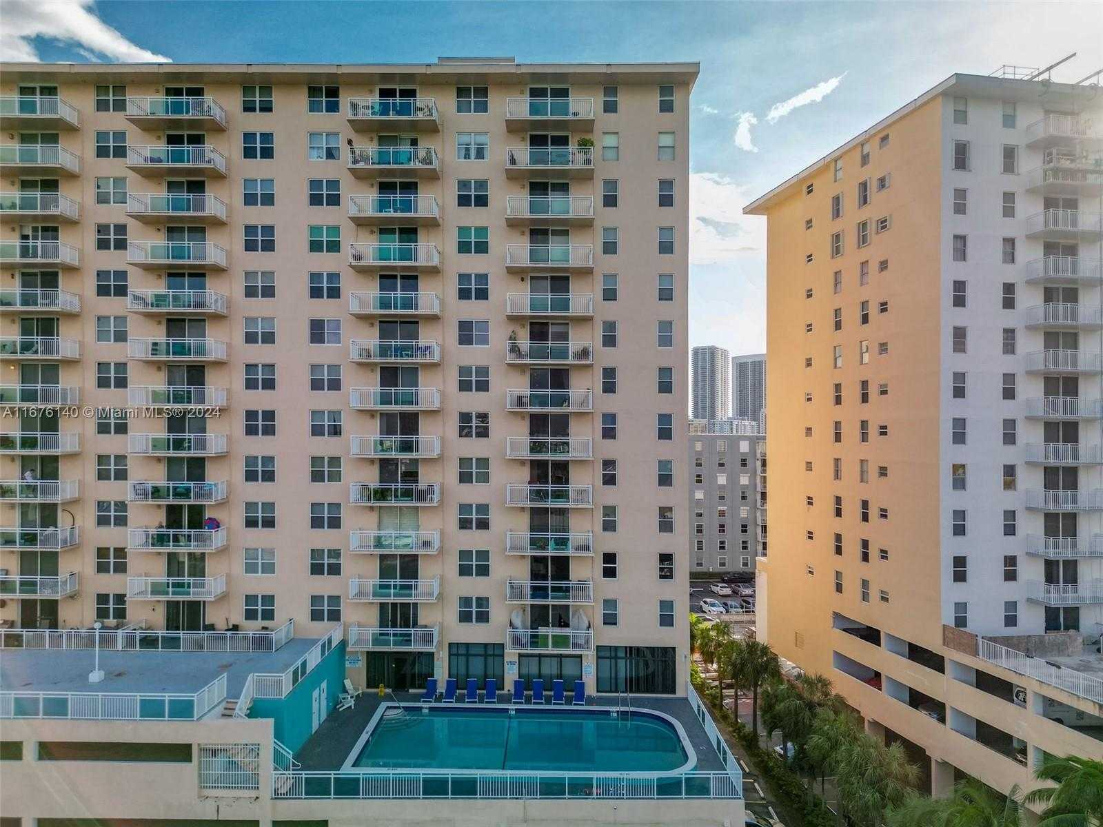 Small Image of 437 GOLDEN ISLES DR #5J, Hallandale Beach Number 33