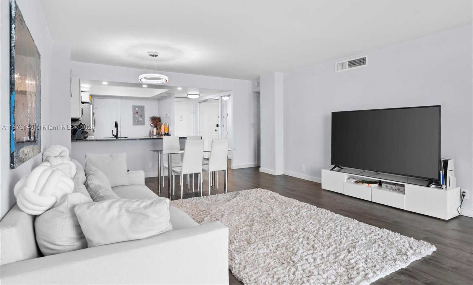 Small Image of 437 GOLDEN ISLES DR #5J, Hallandale Beach Number 6