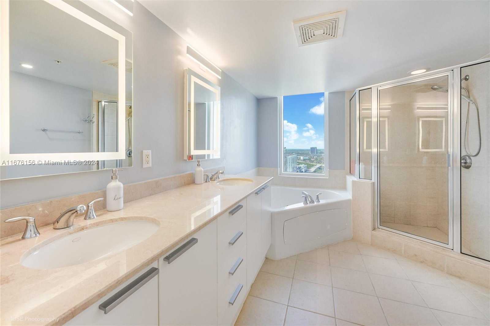 Small Image of 16699 COLLINS AVE #3307, Sunny Isles Beach Number 14