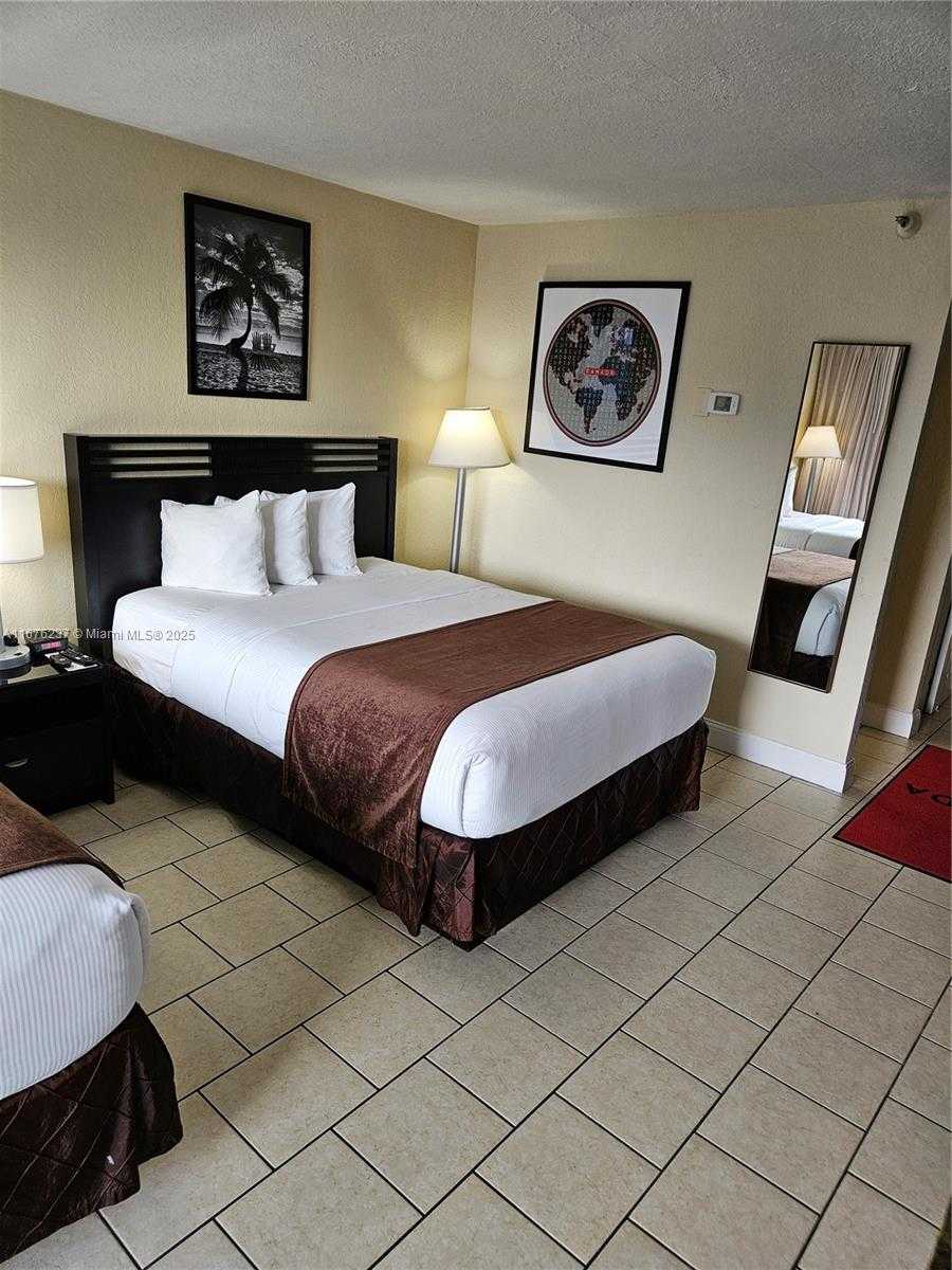 Small Image of 19201 COLLINS AVE #237, Sunny Isles Beach Number 37