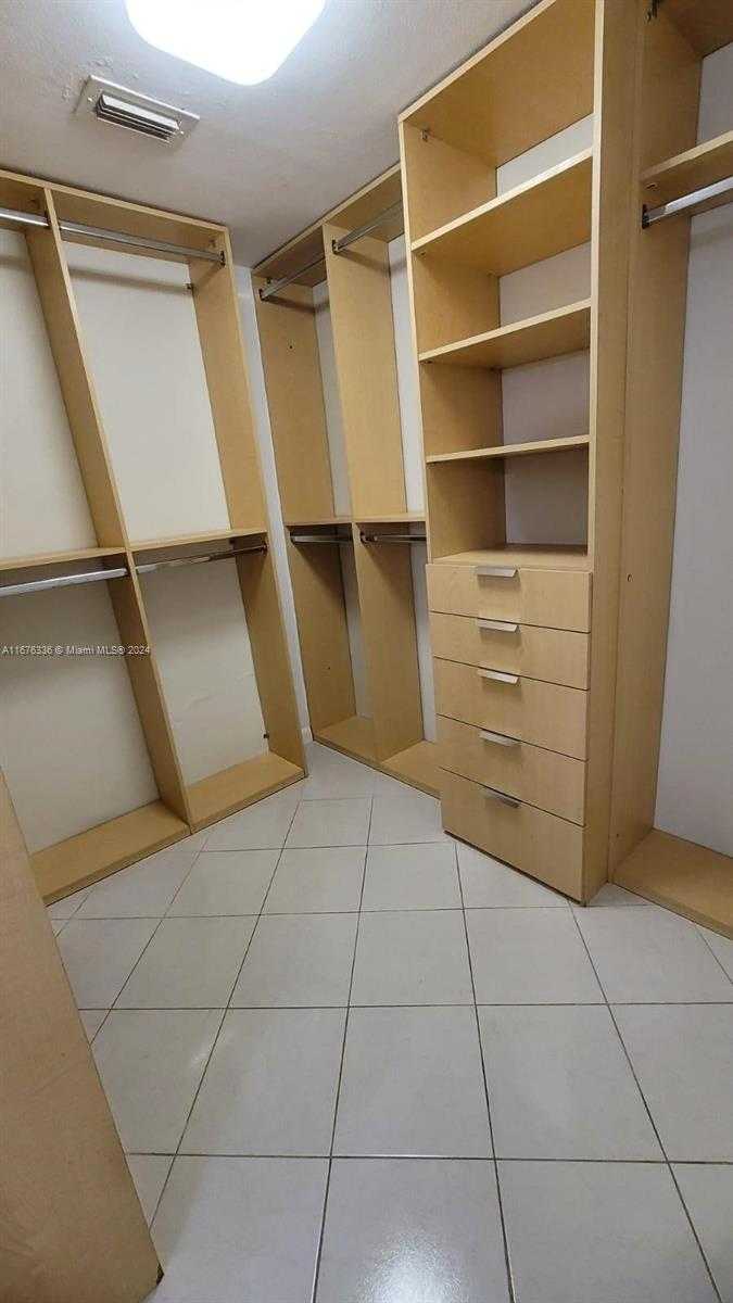 Small Image of 3660 NORTH EAST 166TH ST #610, North Miami Beach Number 14