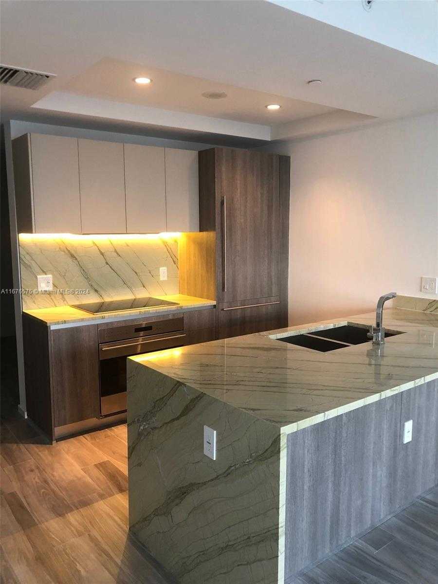Small Image of 801 SOUTH MIAMI AVE #3903, Miami Number 3