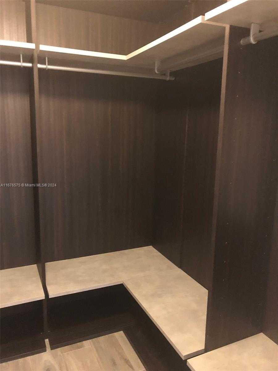 Small Image of 801 SOUTH MIAMI AVE #3903, Miami Number 9