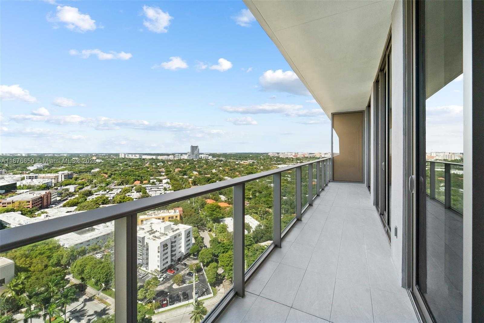Small Image of 2678 TIGERTAIL AVE #2005, Coconut Grove Number 11