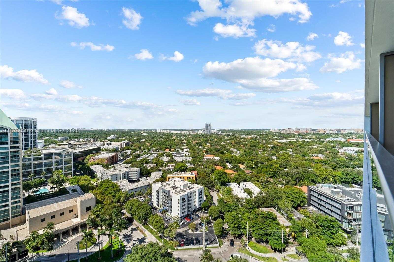 Small Image of 2678 TIGERTAIL AVE #2005, Coconut Grove Number 12