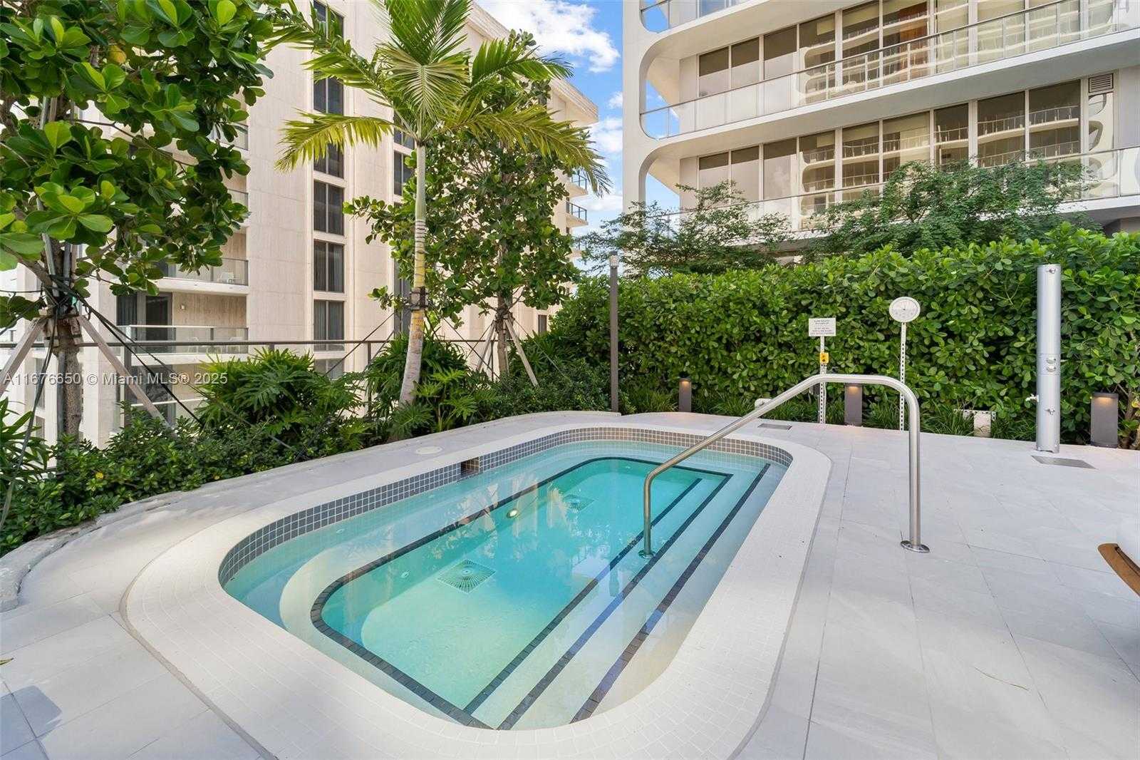 Small Image of 2678 TIGERTAIL AVE #2005, Coconut Grove Number 28