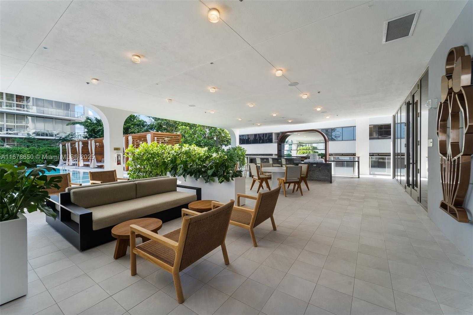 Small Image of 2678 TIGERTAIL AVE #2005, Coconut Grove Number 29